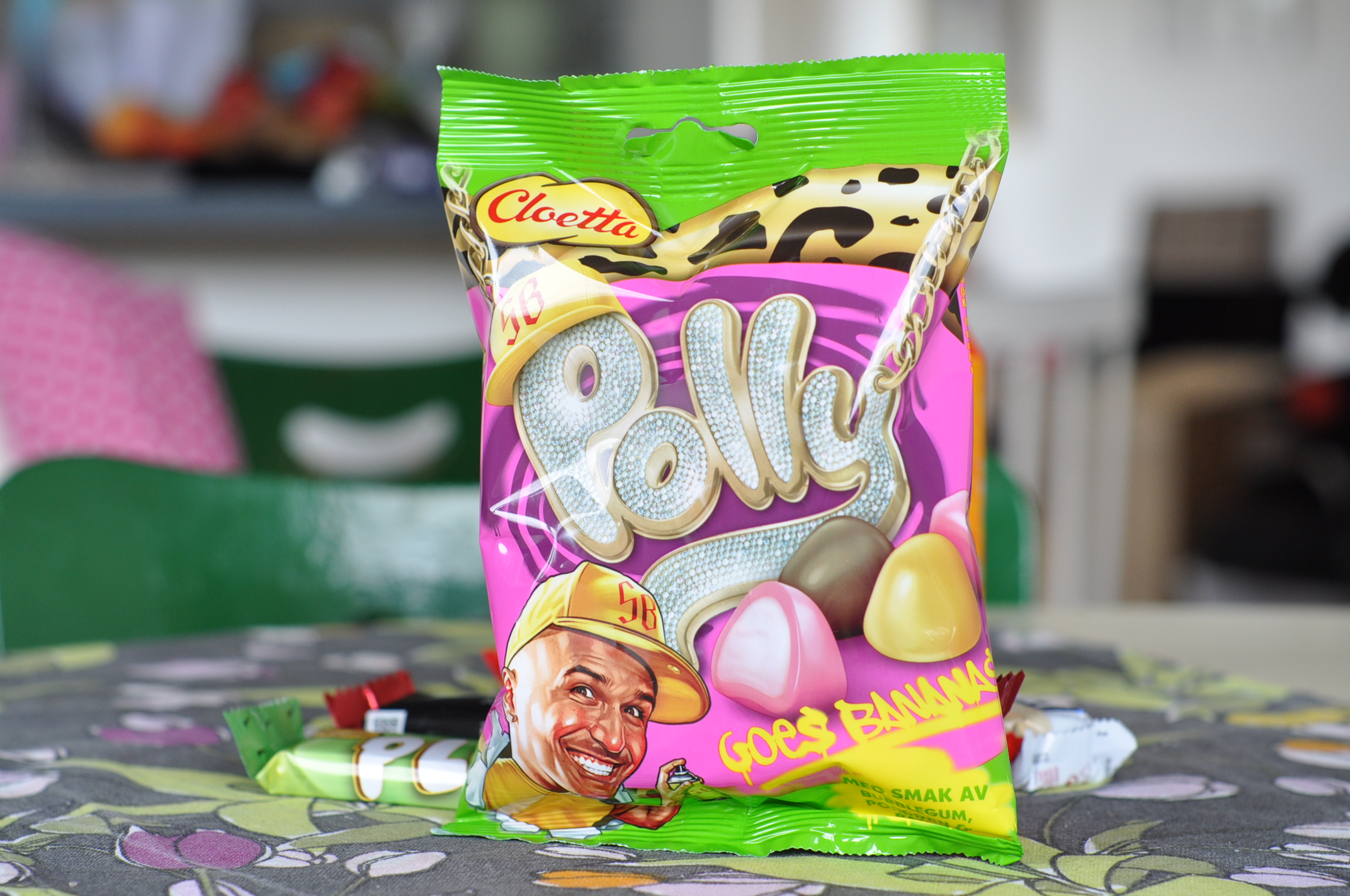 Polly Goes Bananas
