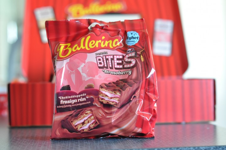 Ballerina Bites Strawberry